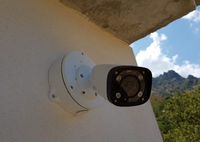Caméra vidéosurveillance extérieur villa Corse